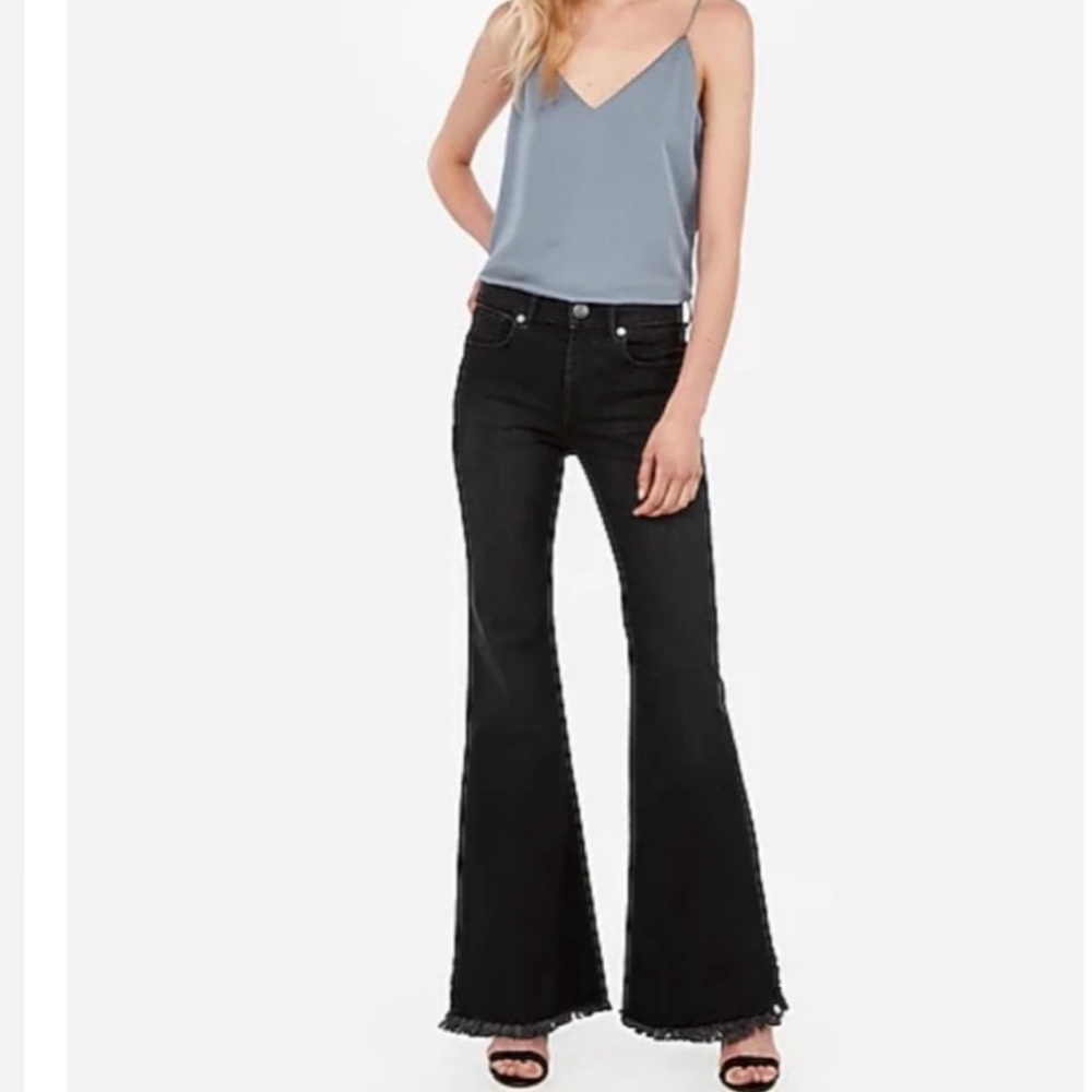 NWT Bell flare, mid rise